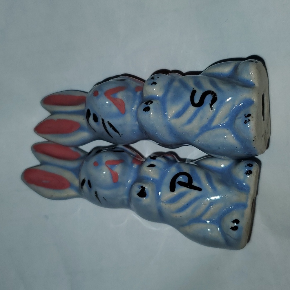 Vintage Blue Bunnies Salt and Pepper Shakers Bunny